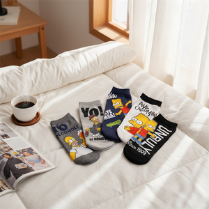 Calcetines Divertidos con Estampado Familiar de Dibujos Animados, Calcetines Cortos con Expresiones Cómicas para Adolescentes, Uso Diario - Product Image 3