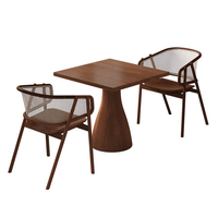Ensemble table et chaises modernes et carrée en bois massif de style vintage table à manger commerciale pour 2 à 4 personnes pour le restaurant et le café