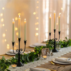 Candélabre en fer vintage européen à 3/5 bras, porte-bougie doré pour la maison, le <span class=keywords><strong>salon</strong></span> ou comme <span class=keywords><strong>centre</strong></span> <span class=keywords><strong>de</strong></span> <span class=keywords><strong>table</strong></span> <span class=keywords><strong>de</strong></span> mariage - Product Image 2