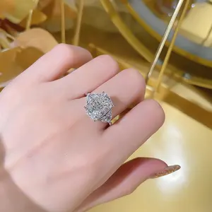 หมั้นหรูหราขนาดใหญ่ Radiant Cut แหวนเพทาย CZ 925 แหวนผู้หญิงเครื่องประดับเงินแหวนหญิงงานแต่งงาน
