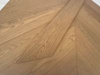 High Quality Parquet Floor Multilayer 12mm 13mm 14mm Natural Oak Color Chevron Prefinished Oak Timber Flooring