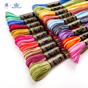 <span class=keywords><strong>Fil</strong></span> à <span class=keywords><strong>broder</strong></span> <span class=keywords><strong>royal</strong></span> pur coton 18 couleurs/ensemble dégradé 6 brins 8 mètres fait à la main bricolage point de croix couture teint pour - Product Image 1