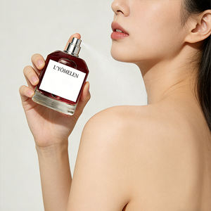 Perfume en Spray Eau de Parfum de Alta Calidad con Notas Naturales Florales, Frutales, Amaderadas, Oud y Musk, Ecológico y de Larga Duración - Product Image 4