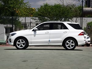 <span class=keywords><strong>Mercedes</strong></span>-Benz ML400 del 2015 Usata in Buone Condizioni, Grande SUV di Lusso a 5 Posti, Alimentazione a Benzina - Product Image 4