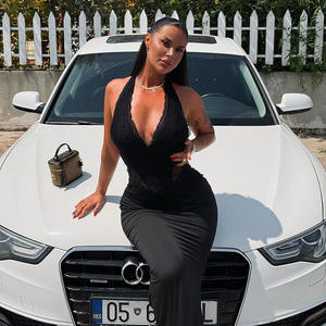 Wq25345 <span class=keywords><strong>Aliexpress</strong></span> 2025 Nouvelle robe longue sexy à dos nu en dentelle de style resort français, antistatique, taille haute, patchwork, col halter, décolleté en V - Product Image 2