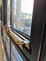 Ventana Francesa de Aluminio con Marco Estrecho, Insonorizada, con Rejillas Decorativas de Acero Inoxidable, Certificada ISO9001, para Sala de Estar de Villa