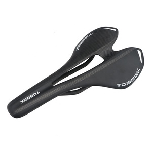 TOSEEK Asiento de bicicleta de fibra de carbono de alta calidad Super Light Road Bike MTB Sillines Cómodo asiento delantero de cuero para hombres - Product Image 1