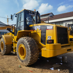 Chargeuse sur pneus Caterpillar 966H d'occasion de qualité commerciale, prix abordable, engin lourd en stock dès maintenant - Product Image 1