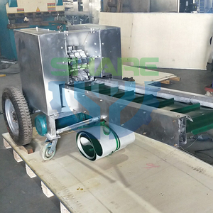 Máquina peladora de piel de coco vieja seca Máquina peladora de cáscara de coco seco Máquina removedora de piel marrón de coco con cinta transportadora - Product Image 4