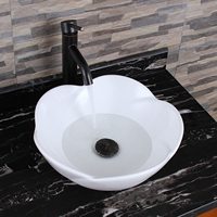 Harga Kompetitif Atas Bentuk Bunga Berdiri Bebas Cuci Bulat Di Atas Meja Wastafel Kapal Keramik Putih Meja Kamar Mandi Basin