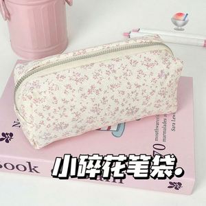 Trousse à crayons simple et transparente en tissu à motifs floraux, sans fermeture, grande capacité, design attrayant, pour l'école et le bureau, idéale pour les jeunes filles. - Product Image 2