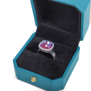Caja colgante de anillo de cuero PU con lado dorado de esquina octogonal personalizada pulsera caja de embalaje de joyería de cadena larga - Product Image 4