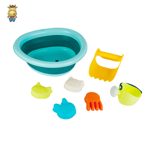Juego de 7 piezas de cuencos de playa plegables para niños con pala de tiburón y regadera - Product Image 1