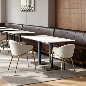 Set Tavolo da Pranzo Moderno in Ardesia Dorata con Sedie Bianche per Ristorante - Product Image 2