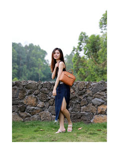 2025 Genuine Leather Unisex Luxury Designer Shoulder <b>Handbag</b> New Trend Vintage Durable Portable Zipper Closure <b>Large</b> Capacity - Product Image 4