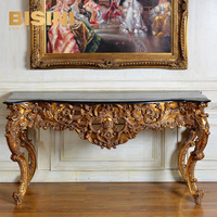 Table console en résine à feuille d'or de style victorien, ornements en PU sculptés, élégance européenne intemporelle pour les intérieurs haut de gamme