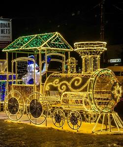Decoraciones navideñas de trenes LED 3D, tren navideño iluminado para exteriores para crear un ambiente festivo. - Product Image 1