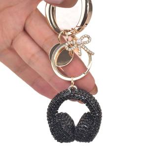 Article populaire : Porte-clés casque 3D entièrement orné, un accessoire indispensable pour votre voyage sophistiqué, breloques de sac charmantes - Product Image 5