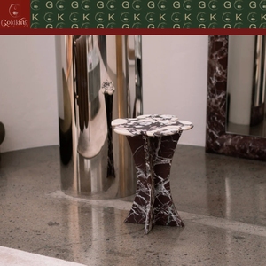 Mesa Auxiliar de Esquina para Dormitorio GOLDKING, Elegante, de Mármol, Base Negra, Vetas Blancas Crema, Acabado de Borde Sin Juntas - Product Image 3