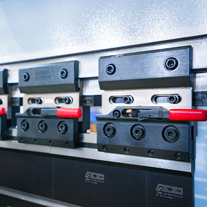 Sheet Metal <strong>Bending</strong> <strong>Machine</strong> <strong>CNC</strong> Hydraulic 200/4000 Ton Press Brake - Product Image 4