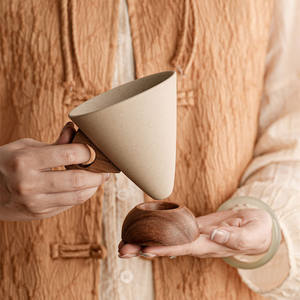 Tasse à café <span class=keywords><strong>Latte</strong></span> <span class=keywords><strong>en</strong></span> céramique triangulaire rétro de style Ins décoration de la maison tasses à café expresso avec base <span class=keywords><strong>en</strong></span> <span class=keywords><strong>bois</strong></span> - Product Image 6