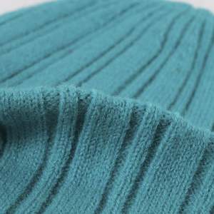 Gorro de lana sin borde de doble capa con protección para las orejas, cálido y grueso, de punto, para mujer - Product Image 2