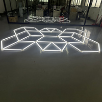Fourniture d'usine en gros Éclairage LED hexagonal 4000K pour l'entretien de la voiture DIY Garage Gym Barber Shop Lampe de travail