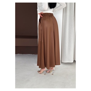 Jupe longue en similicuir pour femme avec poches, longueur 95 cm, adaptée au hijab, tissu laqué brillant - Product Image 5