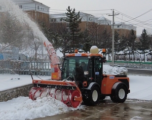 Đa chức năng xe trực tiếp nhà máy tuyết Remover làm sạch máy Đường quét đường cao tốc thành phố đường quét - Product Image 5