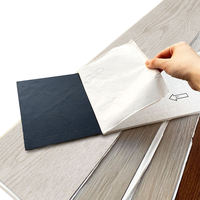 Selbstklebende PVC-Bodenbeläge LVT-Boden Vinylboden für Innenrenovierung LVT-Vinyl Selbstklebend
