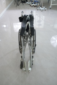 <span class=keywords><strong>Silla</strong></span> <span class=keywords><strong>de</strong></span> <span class=keywords><strong>ruedas</strong></span> manual Plegable ligera <span class=keywords><strong>con</strong></span> scooter <span class=keywords><strong>de</strong></span> movilidad <span class=keywords><strong>con</strong></span> orificio para asiento <span class=keywords><strong>de</strong></span> <span class=keywords><strong>inodoro</strong></span> - Product Image 6