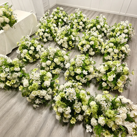 Lettres florales artificielles blanches et vertes pour le sol, décoration élégante pour les mariages et les fêtes.