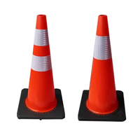 Cônes de signalisation routière réfléchissants en PVC flexible orange et blanc pour la sécurité routière sur autoroute