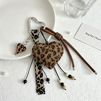 Porte-clés Cœur Imprimé Léopard en Faux Cuir, Breloque de Sac, Pendentif à Pompon en Ruban de Cuir, Esthétique Vintage, Vente en Gros