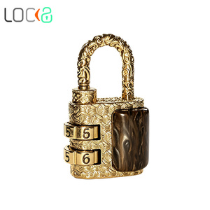 Candado con Combinación Decorativo Chapado en Oro, Colgante de Candado Cuadrado Mini para Regalo y Decoración de Bolsos - Product Image 3