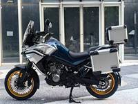 Moto de tourisme ADV CFMOTO 800MT 799cc bicylindre refroidie par eau avec ABS TCS régulateur de vitesse pour longues distances et aventures