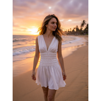 Robe courte blanche unie à col en V avec détail de taille froncée pour femme, été, 100% coton tissé