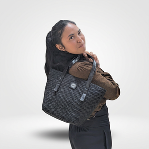 Sac fourre-tout en paille tressée Ana noir avec deux poignées en cuir, ouverture supérieure, style minimaliste, toutes saisons, sac de shopping décontracté en polyester - Product Image 2