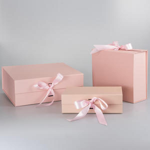 Boîte en papier pliable de luxe de haute qualité, en carton rigide, pour l'emballage de robes de mariée, avec impression en relief et ruban magnétique - Product Image 3