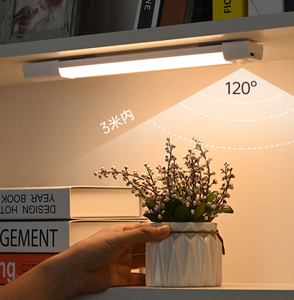 Перезаряжаемый беспроводной датчик движения, освещение для шкафа, двойной цвет для полки для ванной комнаты - Product Image 3