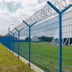 Paneles de Cerca Curvos 3D de Alta Calidad, Construcción de Malla de Hierro Galvanizado, Paneles de Cerca de Metal Corrugado con Recubrimiento Verde para Carreteras - Product Image 2