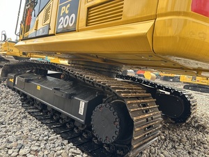 Excavatrice Komatsu PC200 d'occasion, modèle 2022, avec composants essentiels fonctionnels : moteur, boîte de vitesses, pompe à engrenages, PLC, 100% opérationnelle - Product Image 3