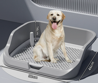 Support réglable en plastique moderne pour tapis de toilette pour animaux avec conception anti-éclaboussures pour chiens de petite, moyenne et grande taille