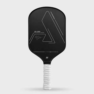 ไม้พายคาร์บอนไฟเบอร์ T700 แบบเต็มโฟมขึ้นรูปด้วยความร้อน พกพาสะดวก น้ำหนักเบา ได้รับการรับรองจาก USAPA พร้อมผิวหยาบสูงสำหรับการหมุน  ขายส่งและปรับแต่งได้ - Product Image 1