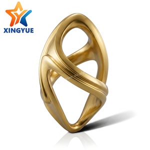 Escultura Abstracta de Cinta Fluida en Acero Inoxidable Pintado en Oro Personalizado para Interiores y Exteriores de Plazas de Lujo en el Sector Inmobiliario - Product Image 1