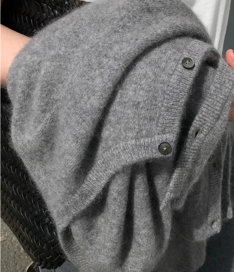 Gris foncé