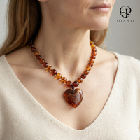 Collier pendentif cœur vintage en acrylique ambré, ras-de-cou perlé avec fermoir en acier inoxydable, bijoux pour femme