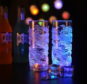 RICHSHINING Diversão Beber Plástico Mágico Água Ativado Beer Cup Led Cristal Facetada Cup Novidade Piscando Festa Abacaxi Cup - Product Image 4