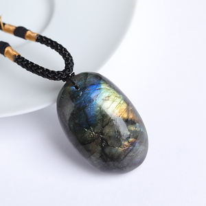 Kalung Liontin Labradorit Alami Grosir - Kristal Moonstone Mentah dengan Tali Rajut Tangan Stok Tersedia - Product Image 6