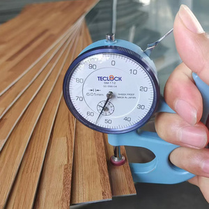 Revêtement de sol en <span class=keywords><strong>vinyle</strong></span> de <span class=keywords><strong>cuisine</strong></span> à sec haute ténacité à coller Piso Vinilico Carreaux de <span class=keywords><strong>vinyle</strong></span> de luxe Lvp Revêtement de sol de salle de bain en <span class=keywords><strong>vinyle</strong></span> imperméable - Product Image 6